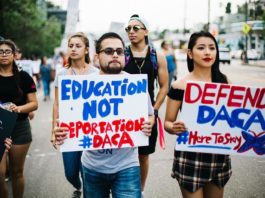 recent DACA protest (photo by Molly Allen; image source: Tribuno Del Pueblo)